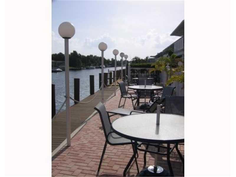 LAUDERDALE TOWER - Residential