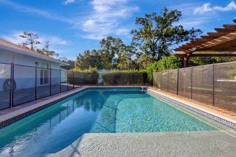 A home in Loxahatchee