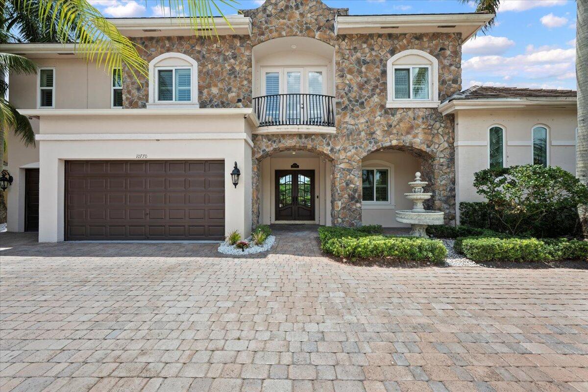 10770 Versailles Boulevard