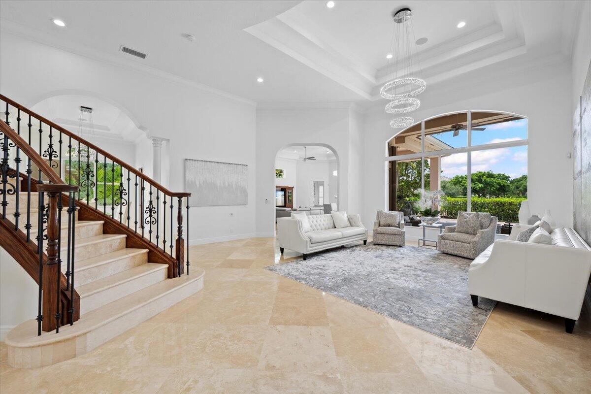 10770 Versailles Boulevard