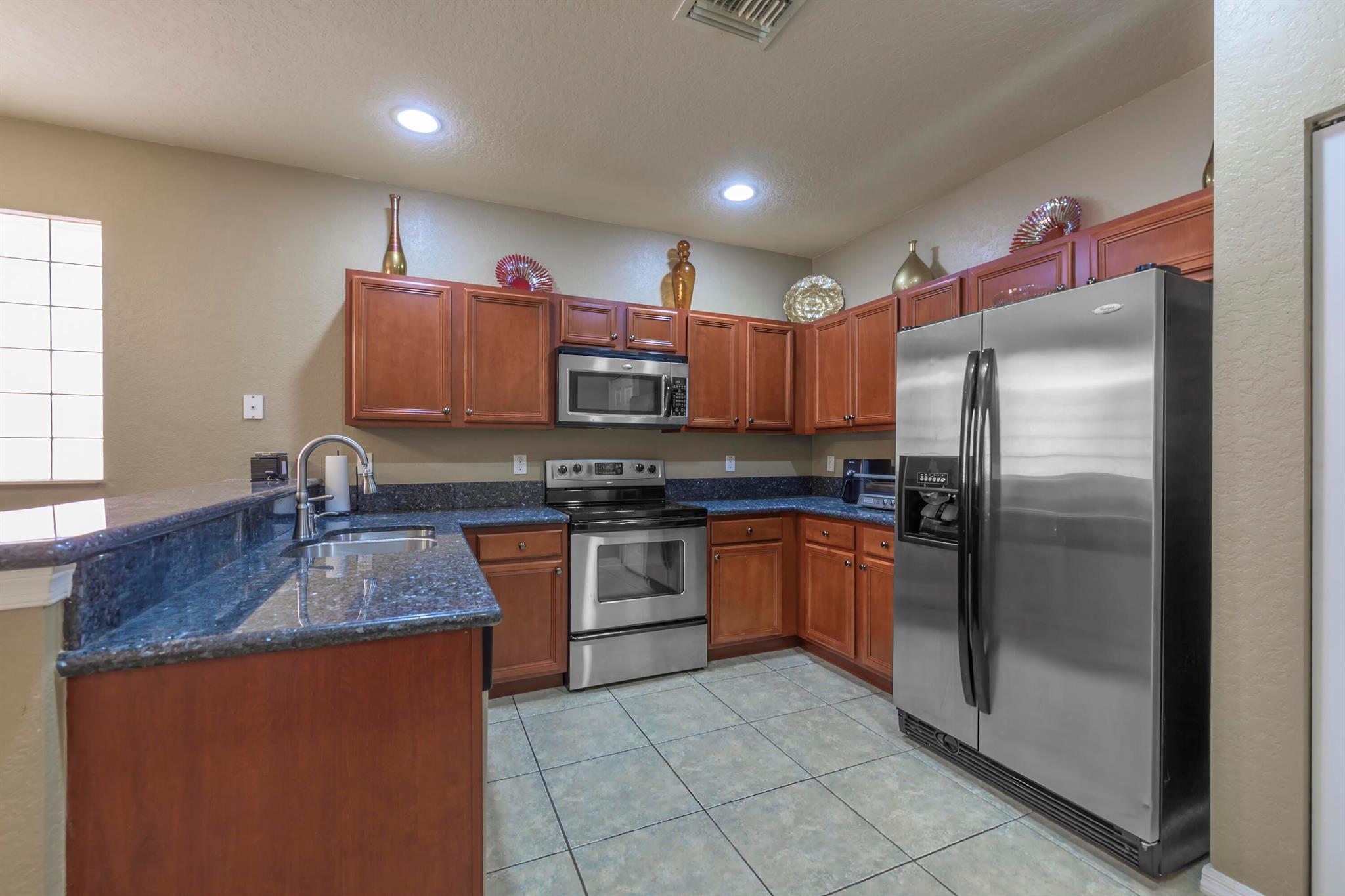 887 Fieldstone Way
