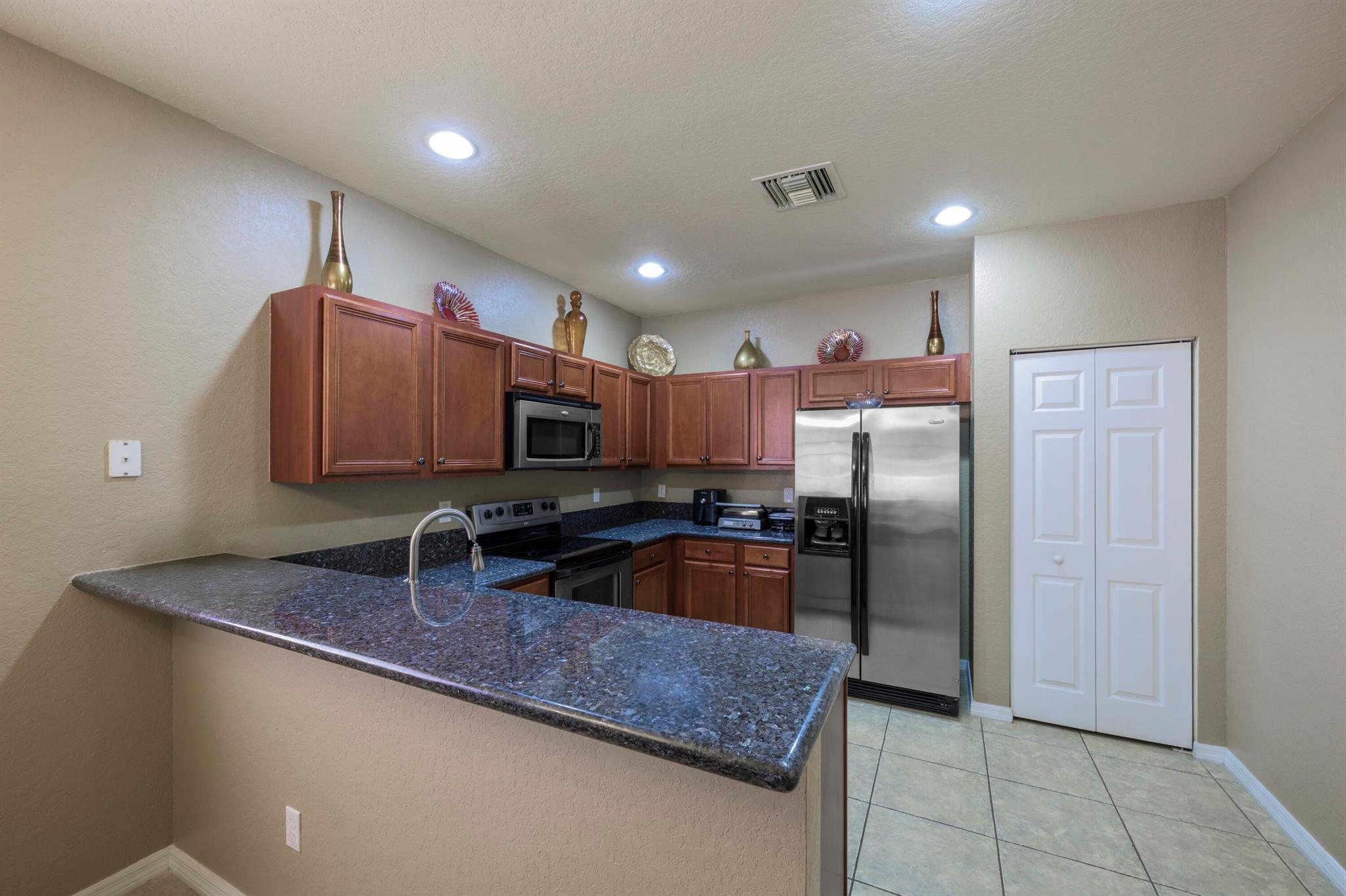 887 Fieldstone Way