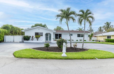 Tiny photo for 7951 W Lake Drive, Lake Clarke Shores, FL 33406 (MLS # B26051620)