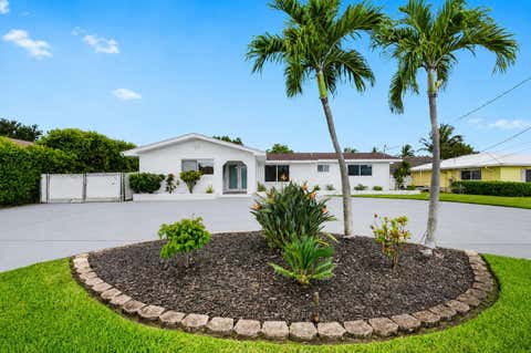 Property photo of 7951 W Lake Drive, Lake Clarke Shores, FL 33406