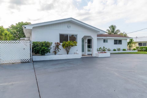 Tiny photo for 7951 W Lake Drive, Lake Clarke Shores, FL 33406 (MLS # B26051620)