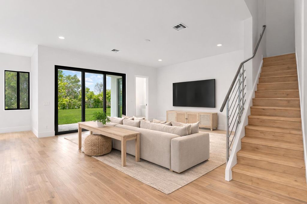 Photo of 1437 SW 23rd Court, Fort Lauderdale, FL 33315 (MLS # B26001010)