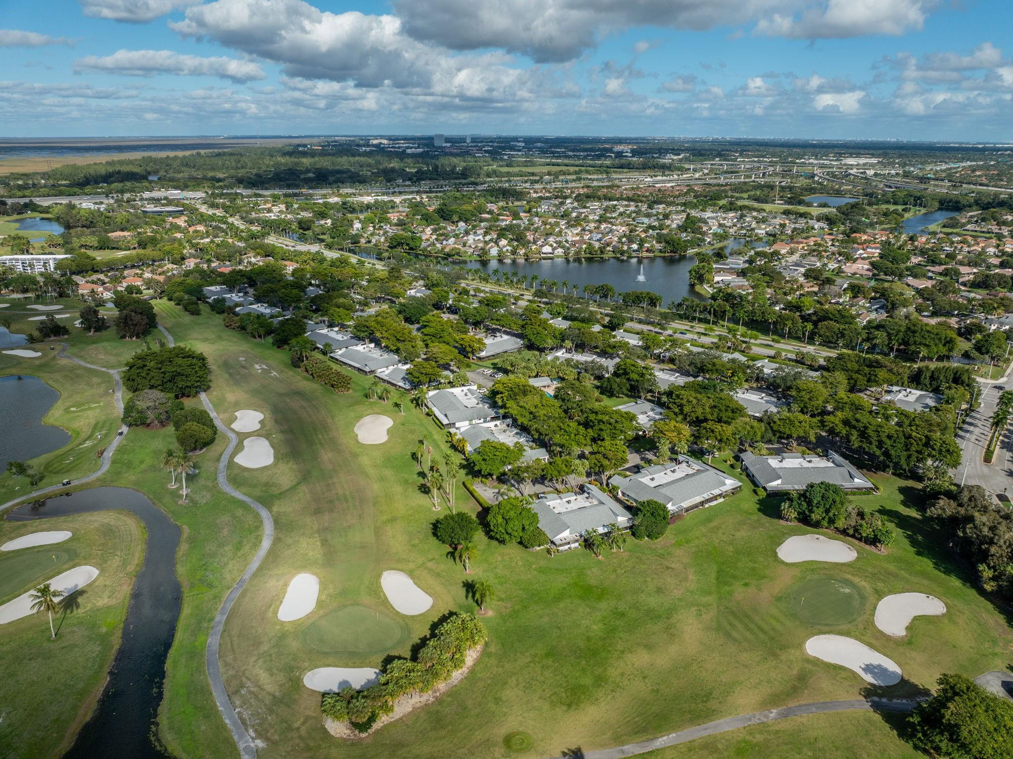 VILLAS AT BONAVENTURE IN - Residential