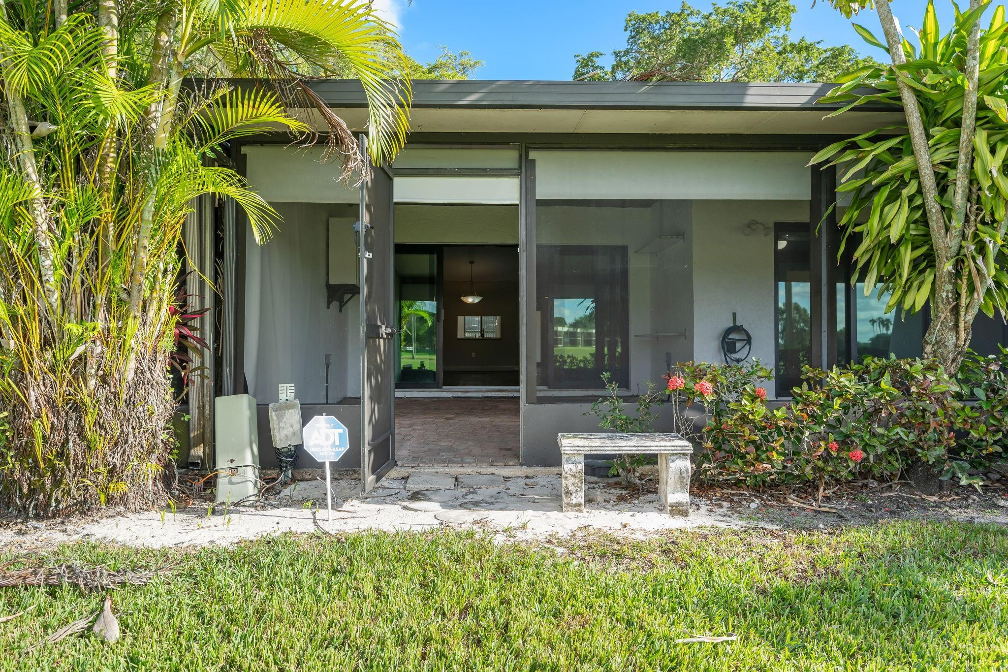 VILLAS AT BONAVENTURE IN - Residential