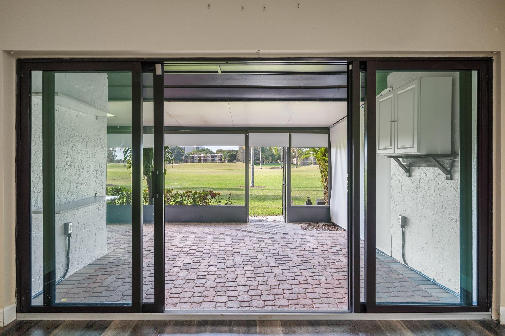 VILLAS AT BONAVENTURE IN - Residential