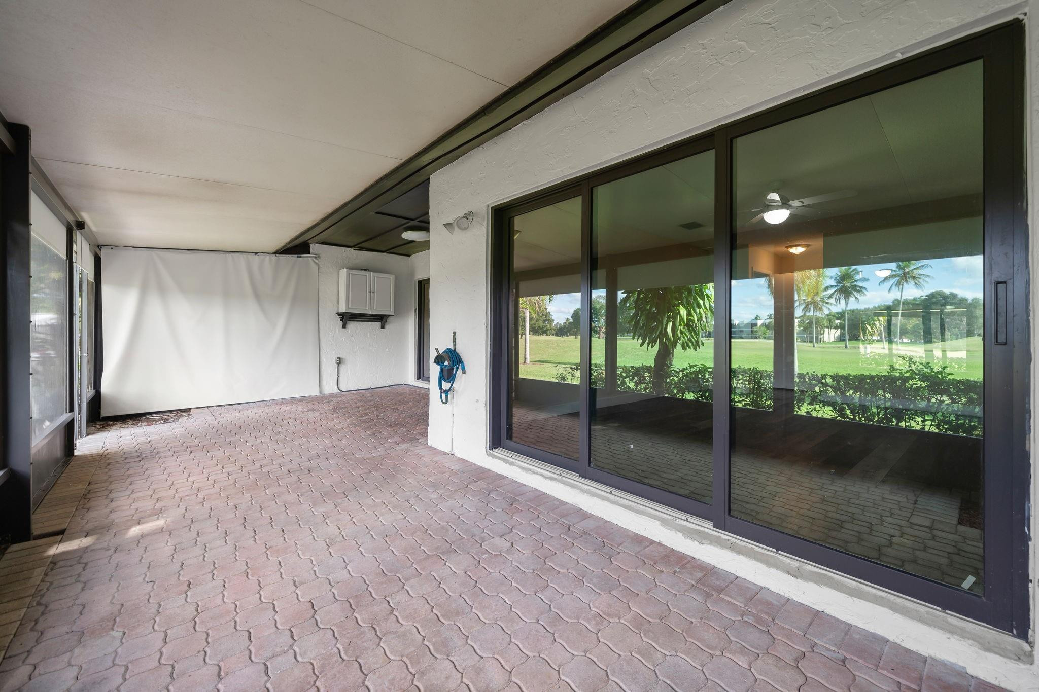 VILLAS AT BONAVENTURE IN - Residential