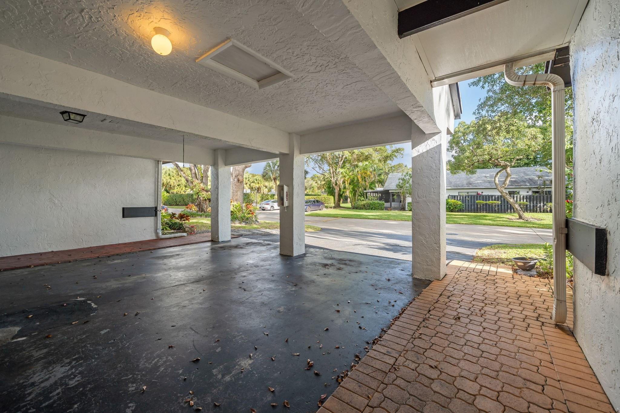 VILLAS AT BONAVENTURE IN - Residential