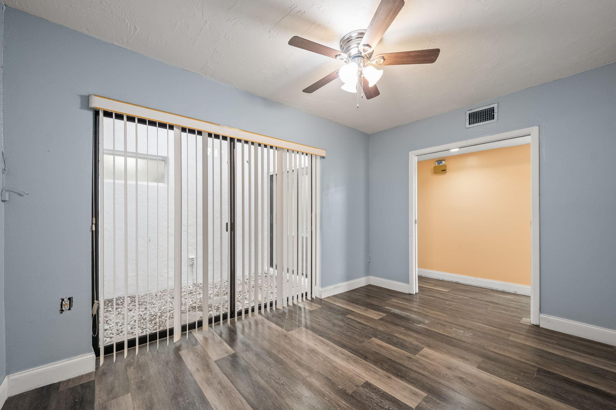 VILLAS AT BONAVENTURE IN - Residential