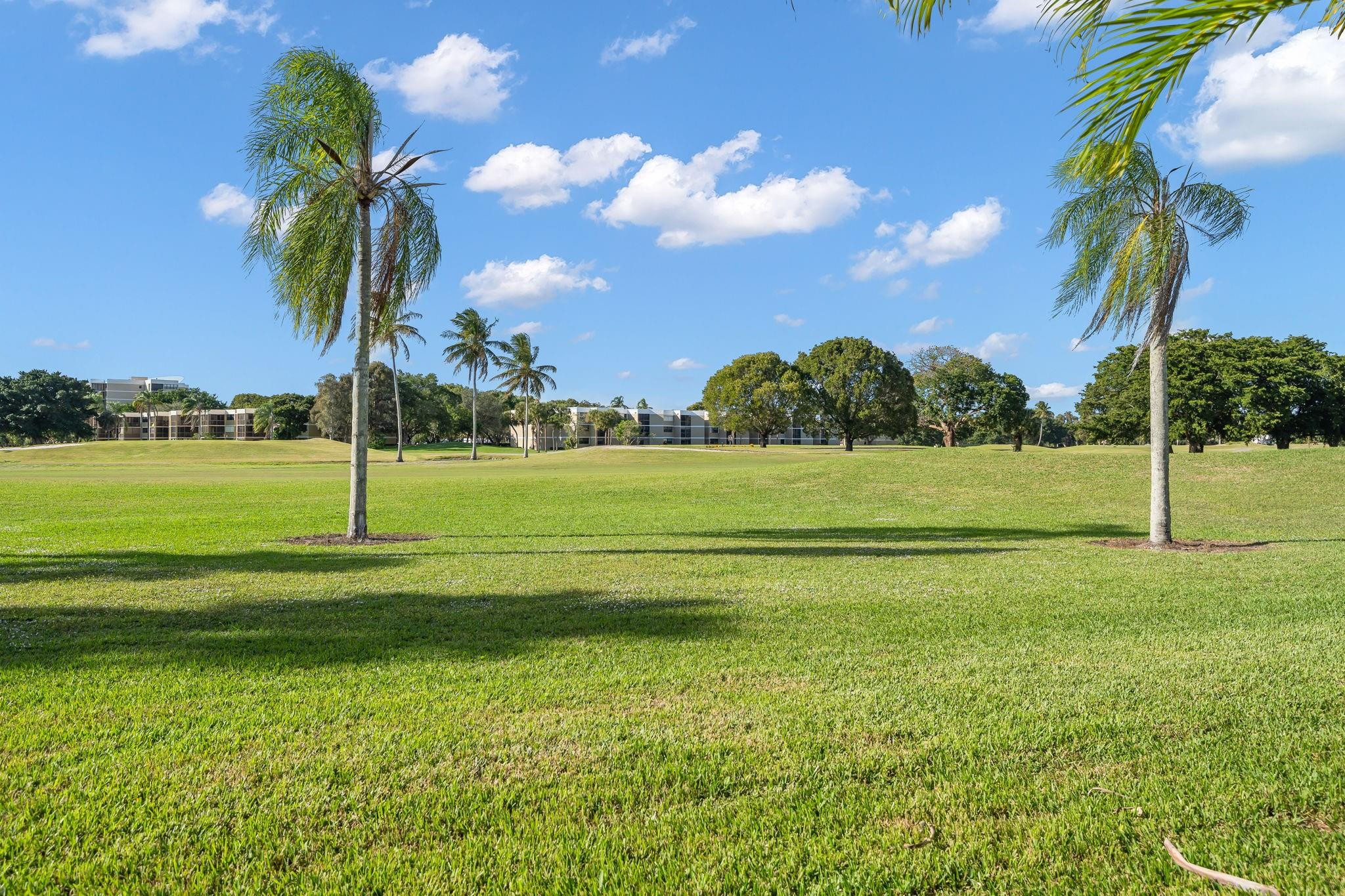 VILLAS AT BONAVENTURE IN - Residential