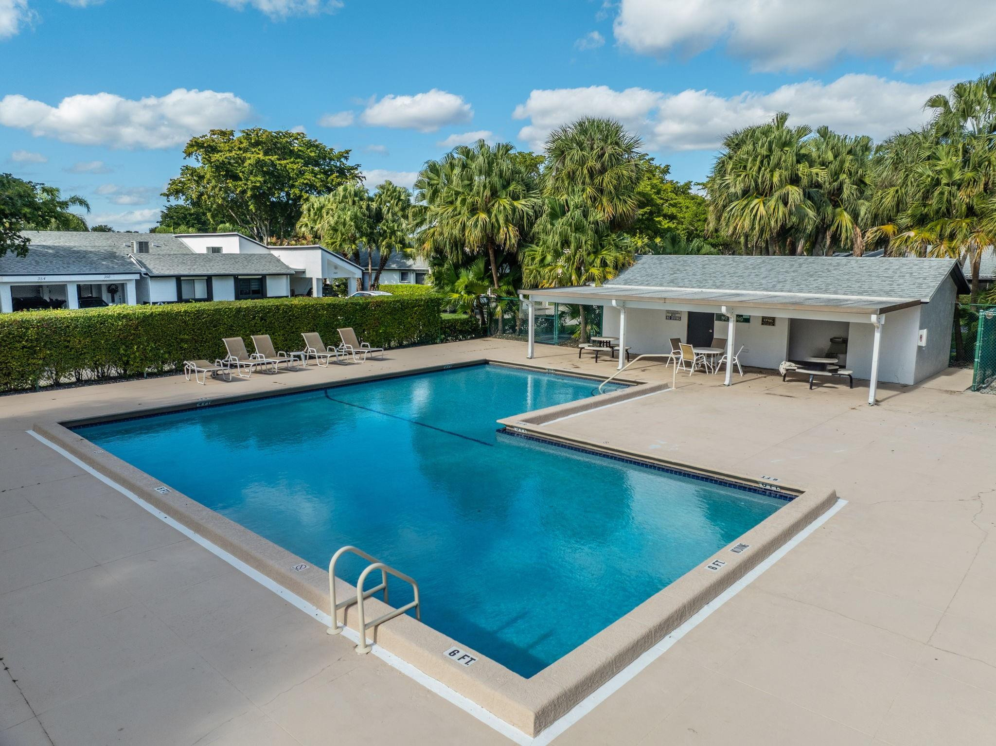 VILLAS AT BONAVENTURE IN - Residential