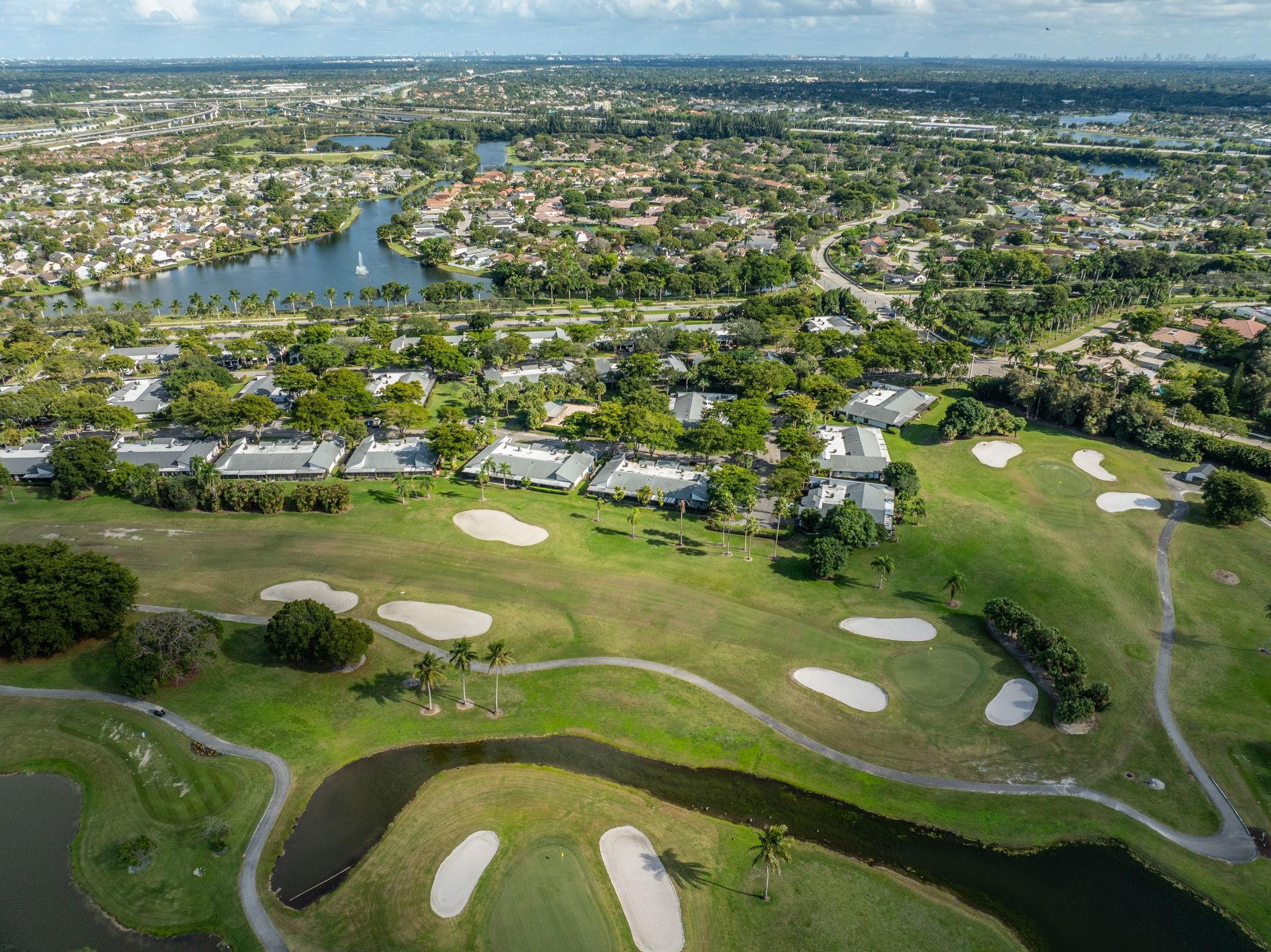 VILLAS AT BONAVENTURE IN - Residential