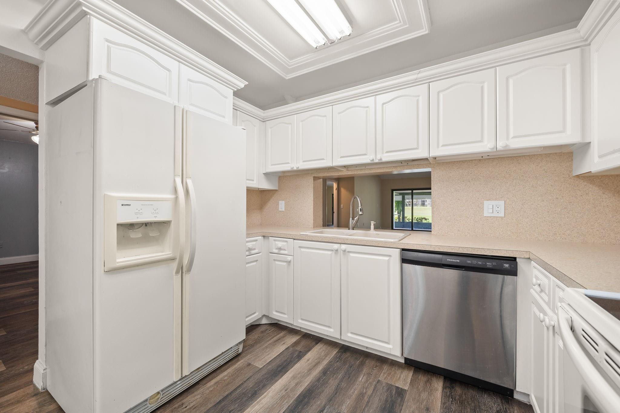 VILLAS AT BONAVENTURE IN - Residential