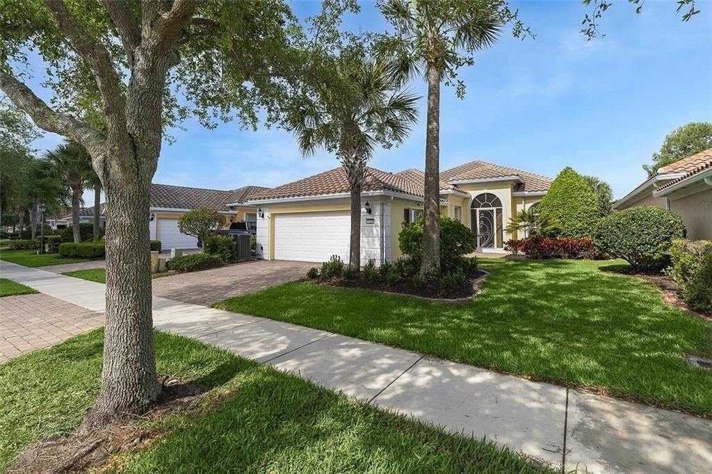 Photo of 5199 Eleuthra Circle, Vero Beach, FL 32967 (MLS # R11080610)