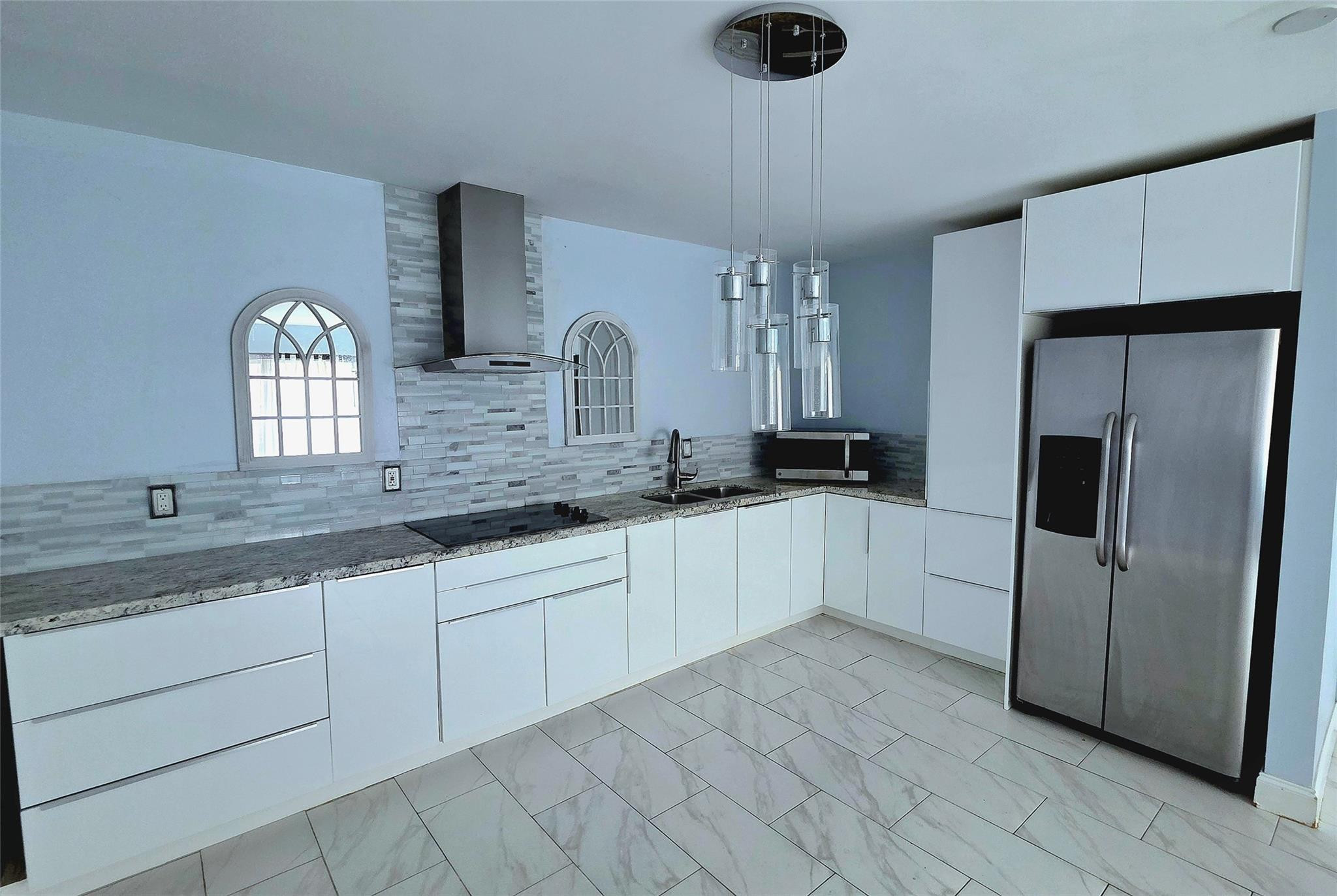 IMPERIAL POINT GARDENS - Residential