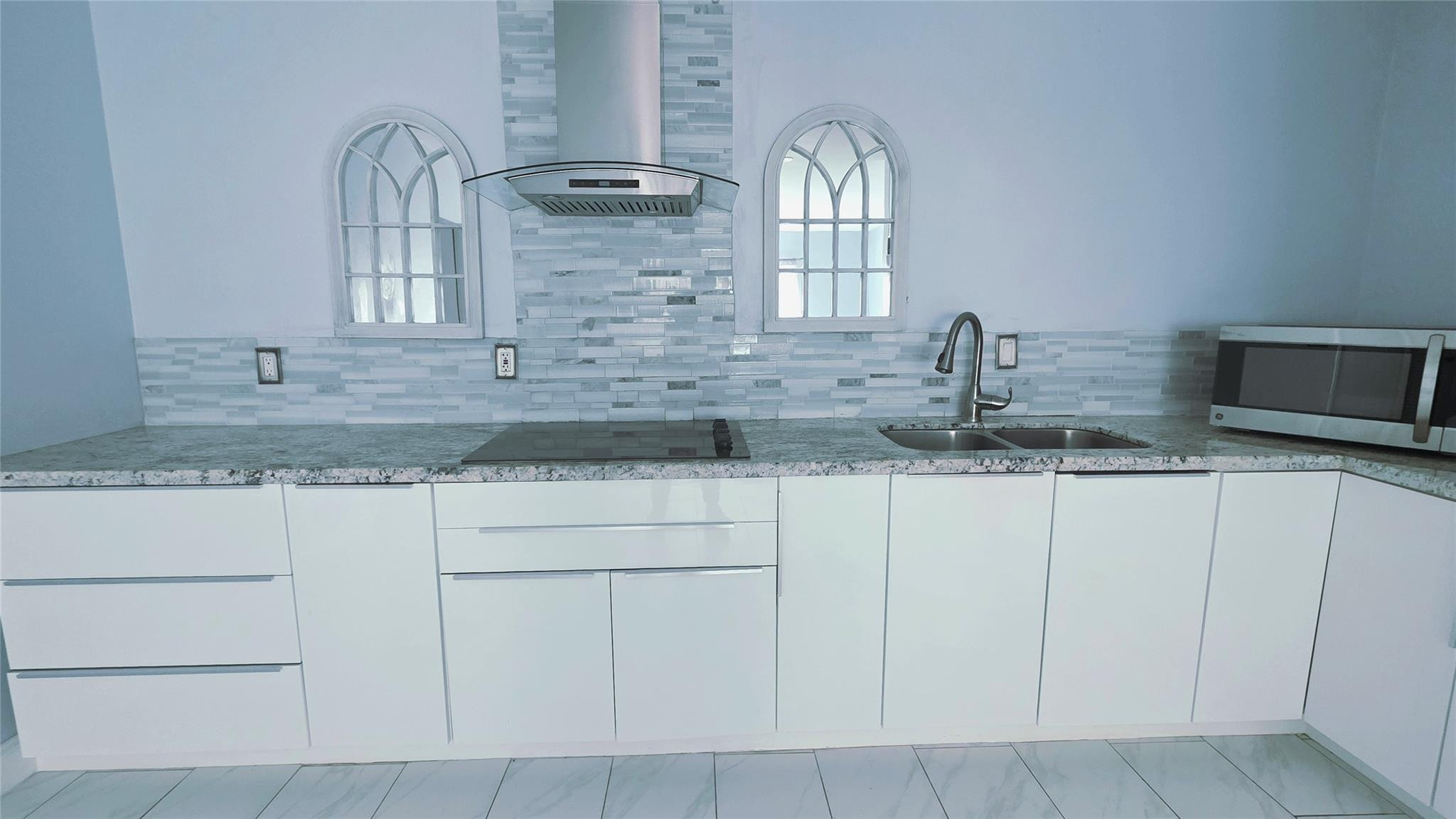 IMPERIAL POINT GARDENS - Residential