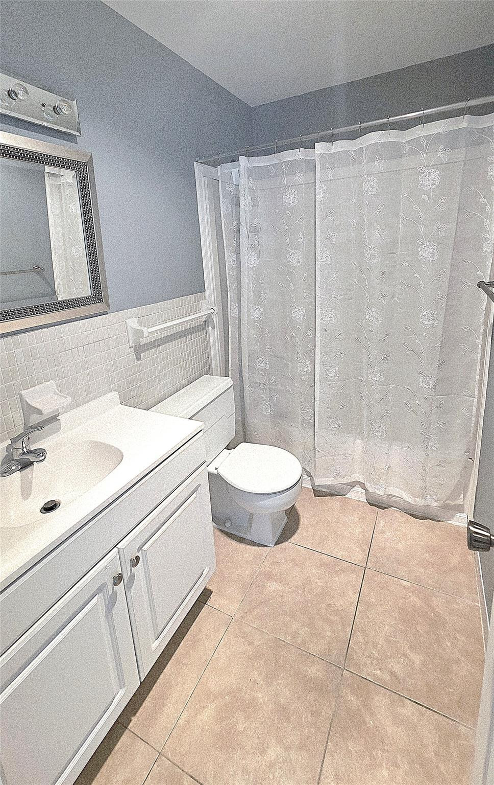 IMPERIAL POINT GARDENS - Residential