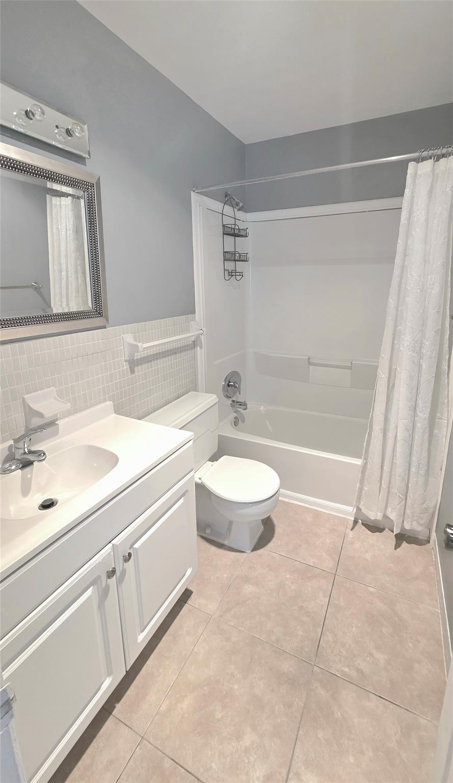 IMPERIAL POINT GARDENS - Residential