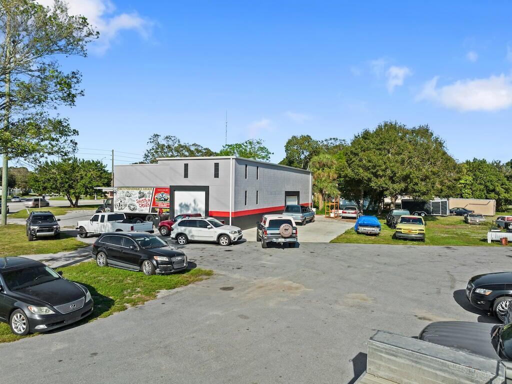2633 Okeechobee Road