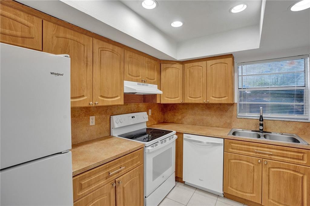 7101 W Sunrise Blvd D2
