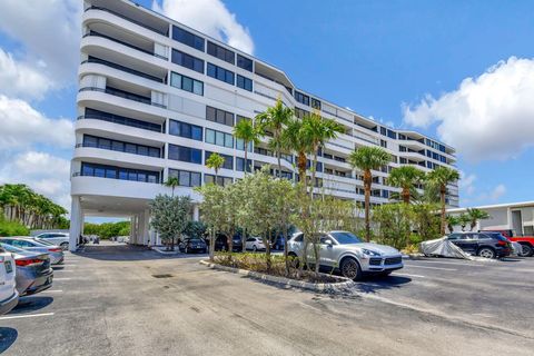 A home in South Palm Beach