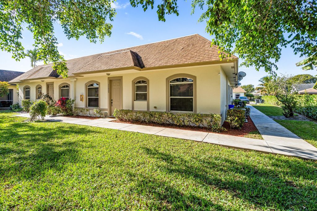 Photo of 11999 Sturbridge Lane, Wellington, FL 33414 (MLS # R11163288)