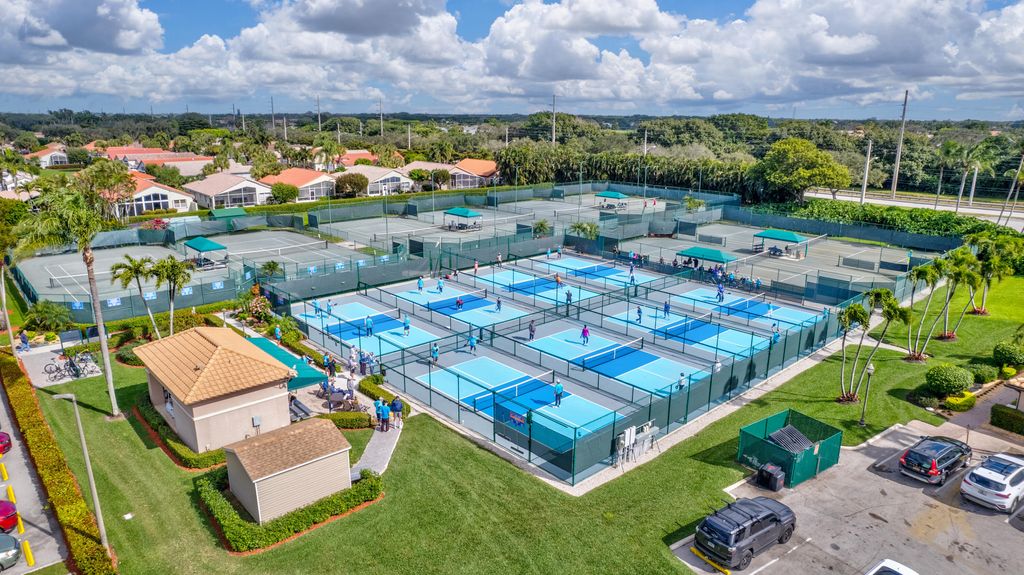 Photo of 6671 E Liseron, Boynton Beach, FL 33437 (MLS # B26018781)