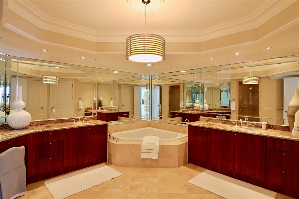 Ritz Carlton Residences - Residential