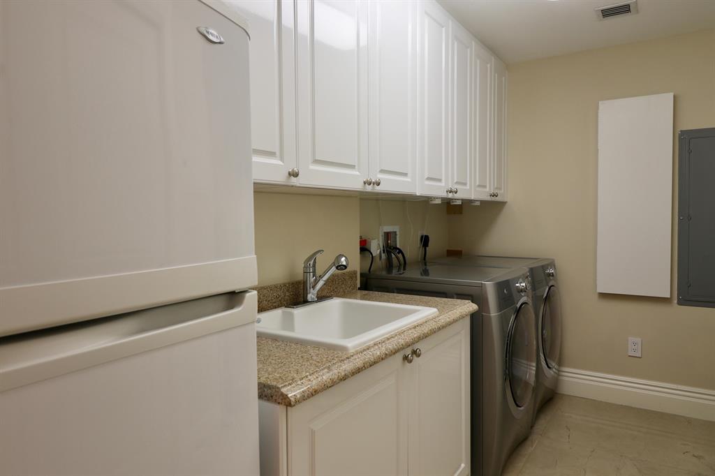 Ritz Carlton Residences - Residential