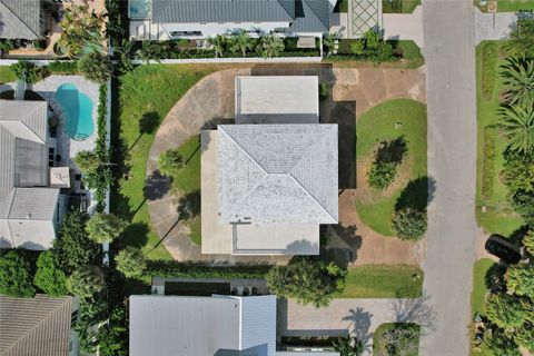 6 Tahoe Ln Sea Ranch Lakes FL 33308