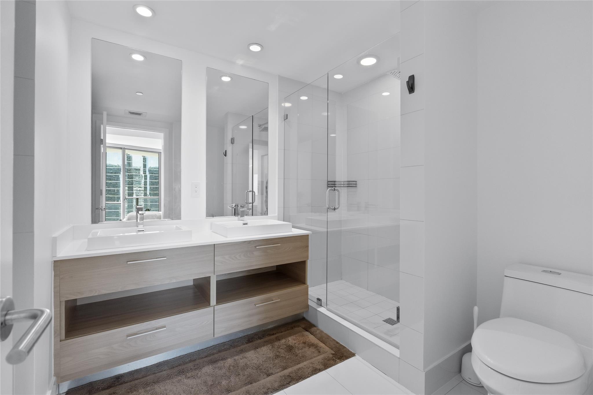 1300 S Miami Ave 2003