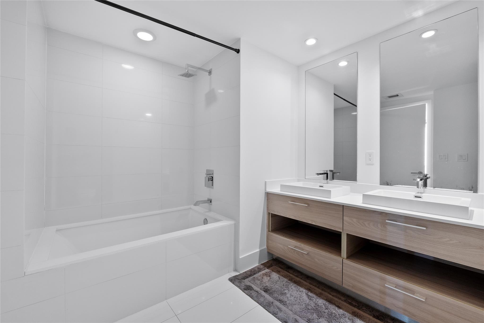 1300 S Miami Ave 2003