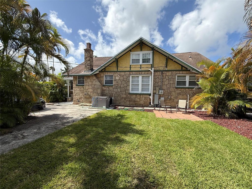 Photo of 5025 SW 64th Avenue, Davie, FL 33314 (MLS # F10509361)