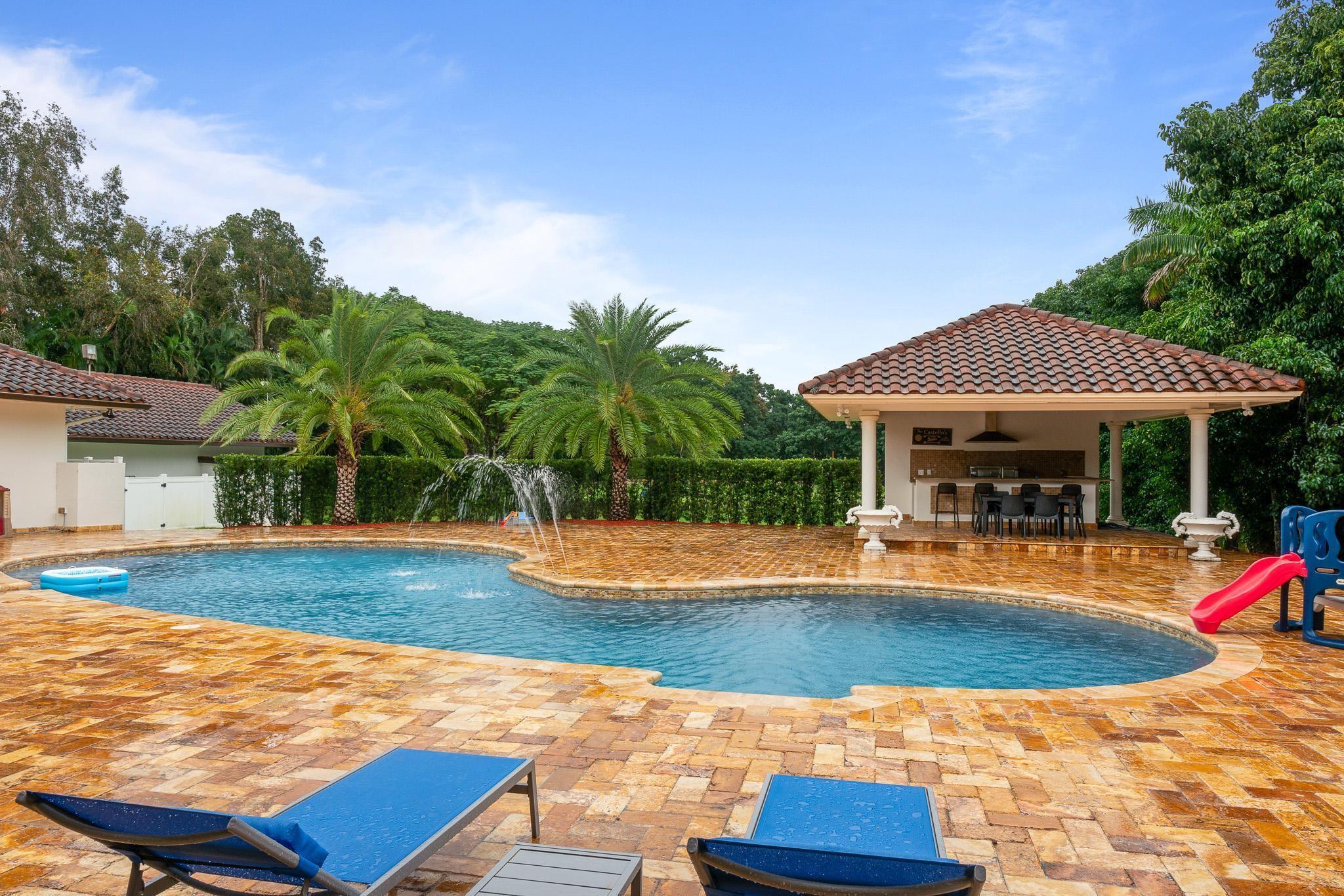 SUNSHINE RANCHES - Residential