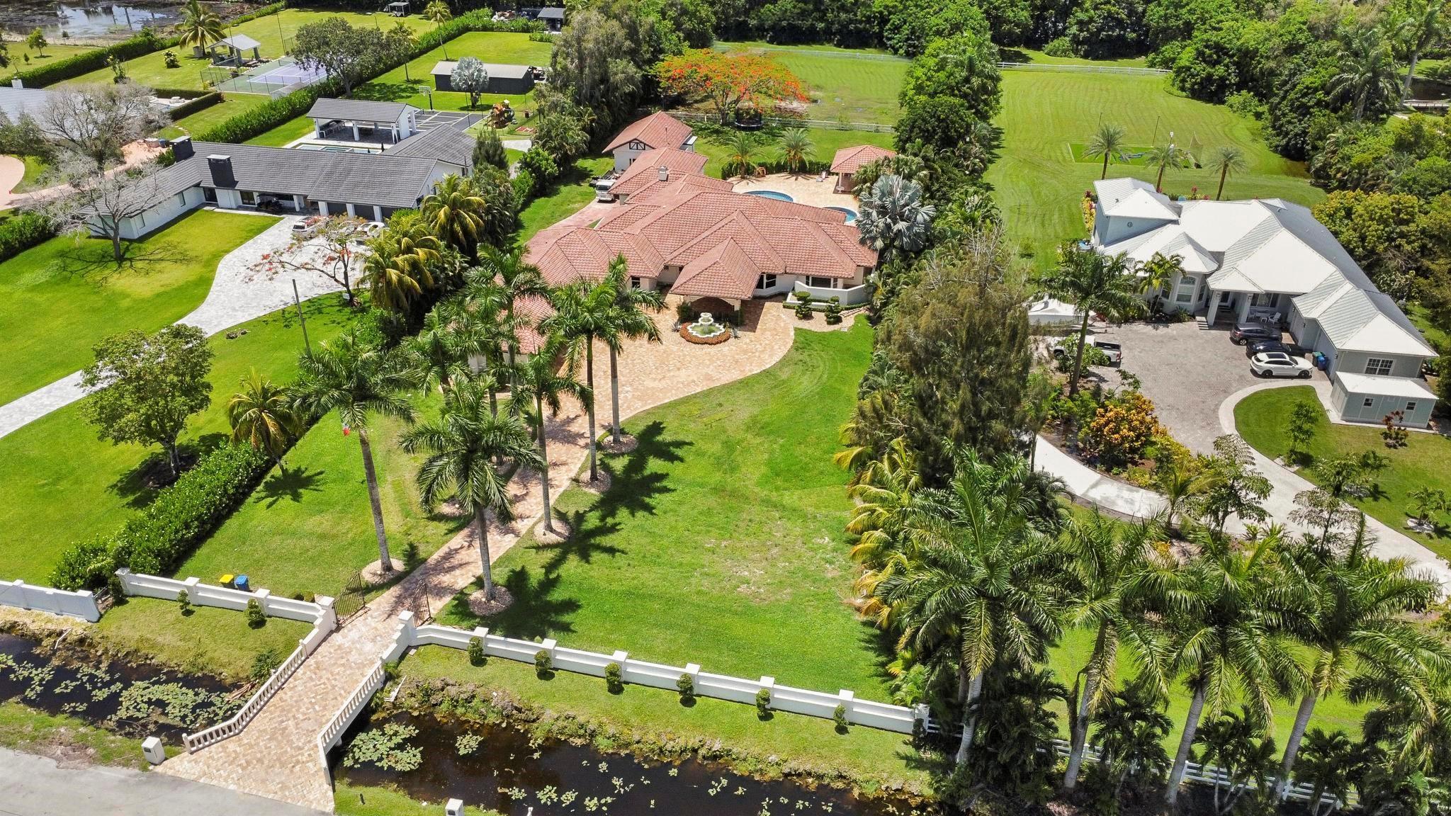 SUNSHINE RANCHES - Residential