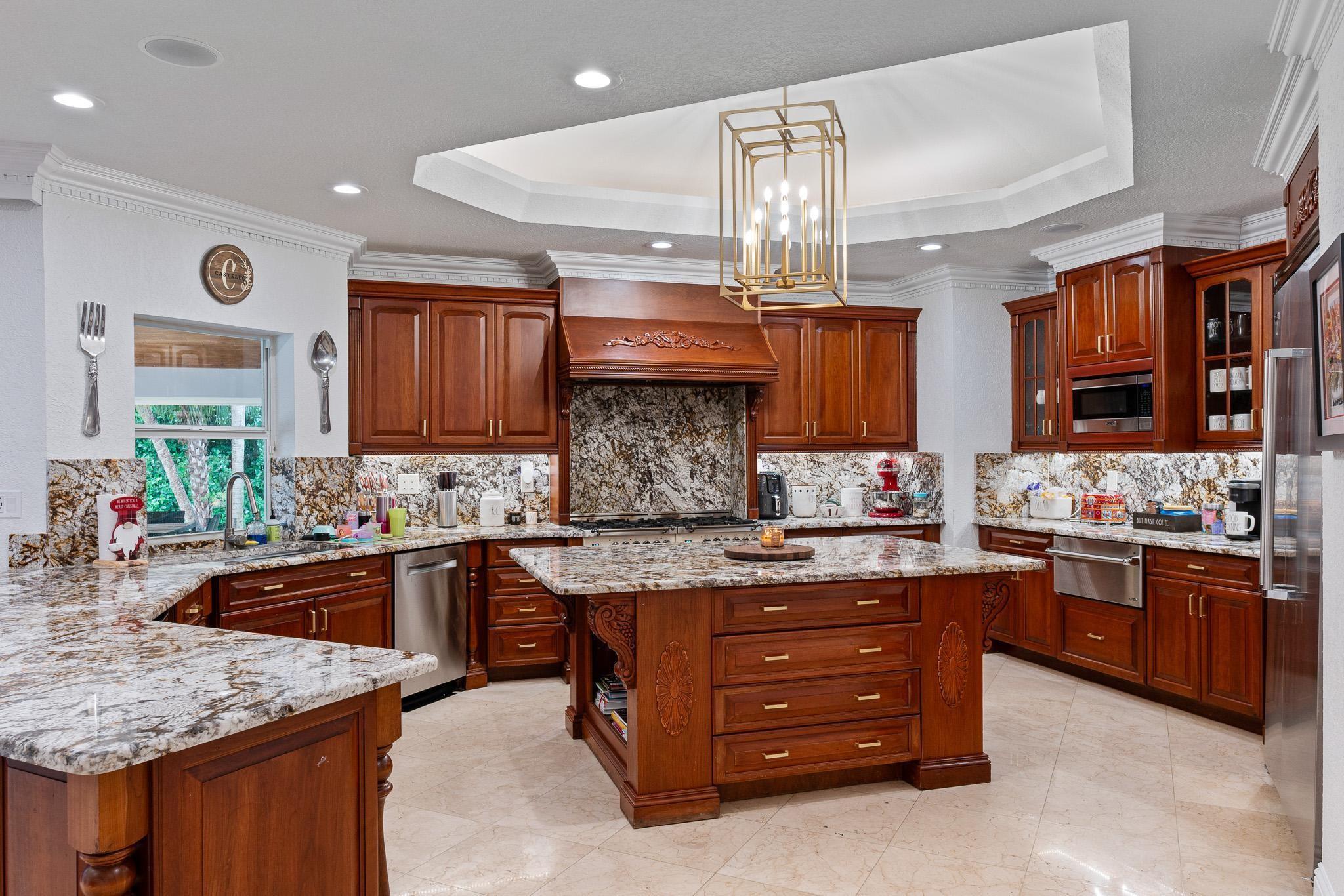 SUNSHINE RANCHES - Residential