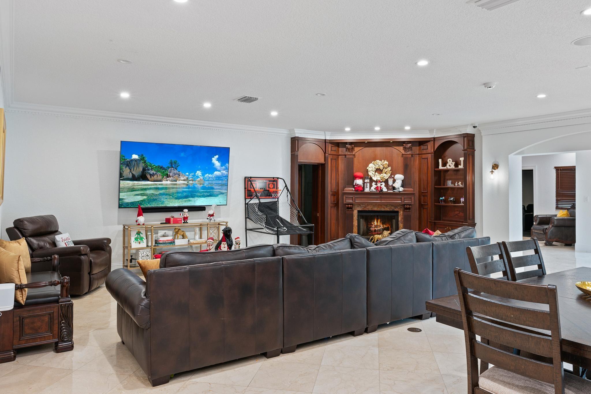 SUNSHINE RANCHES - Residential