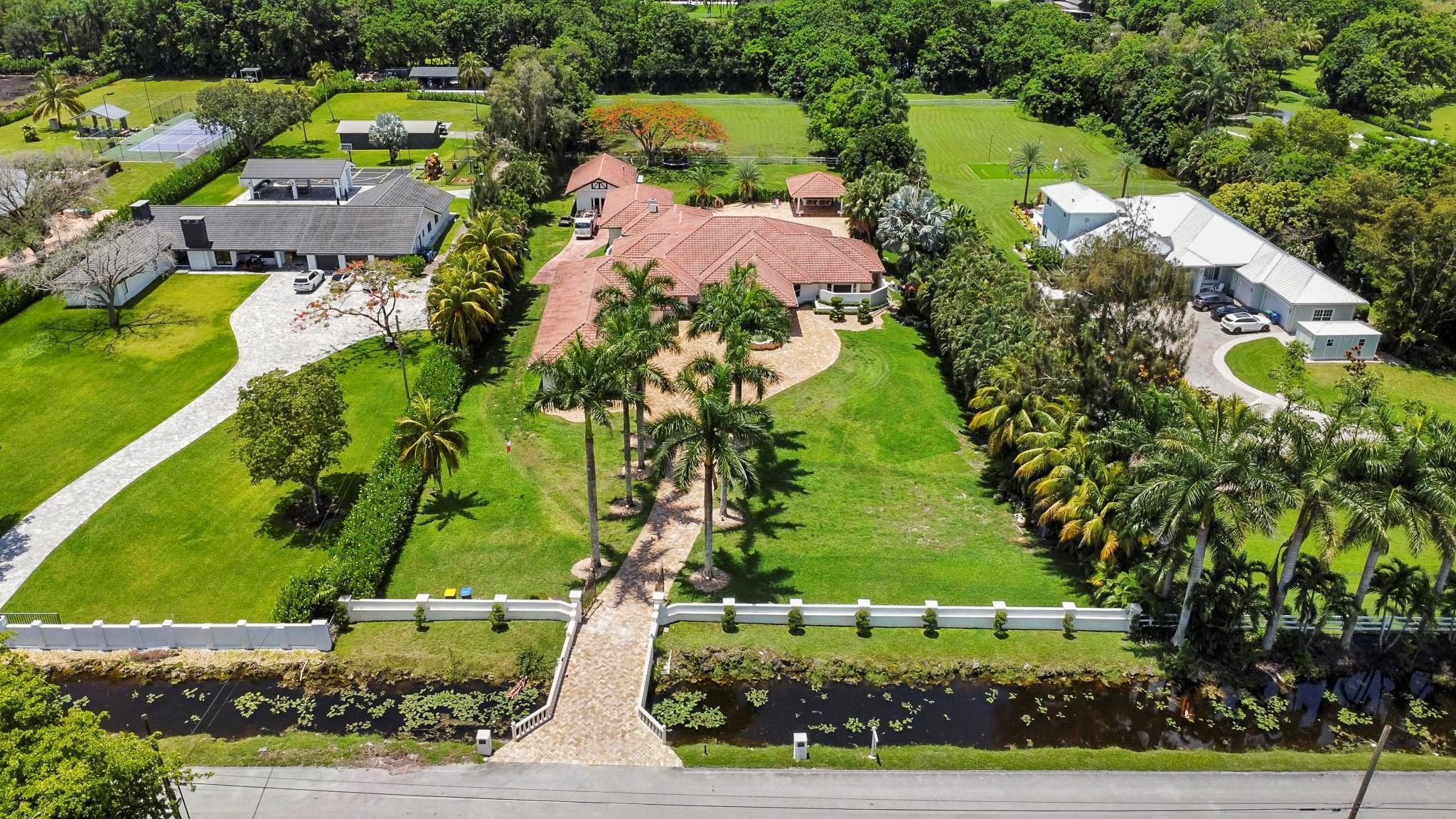 SUNSHINE RANCHES - Residential