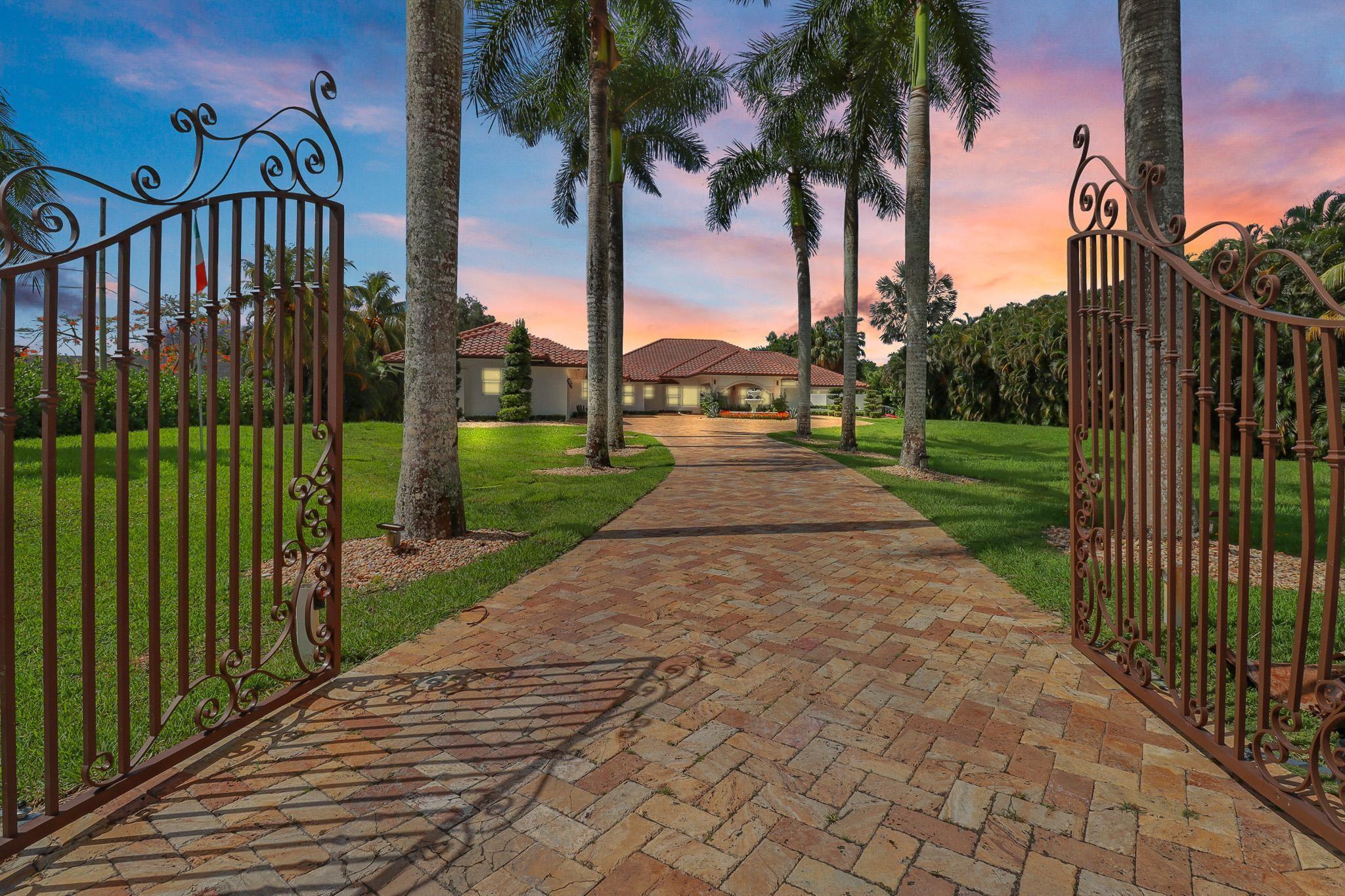 SUNSHINE RANCHES - Residential