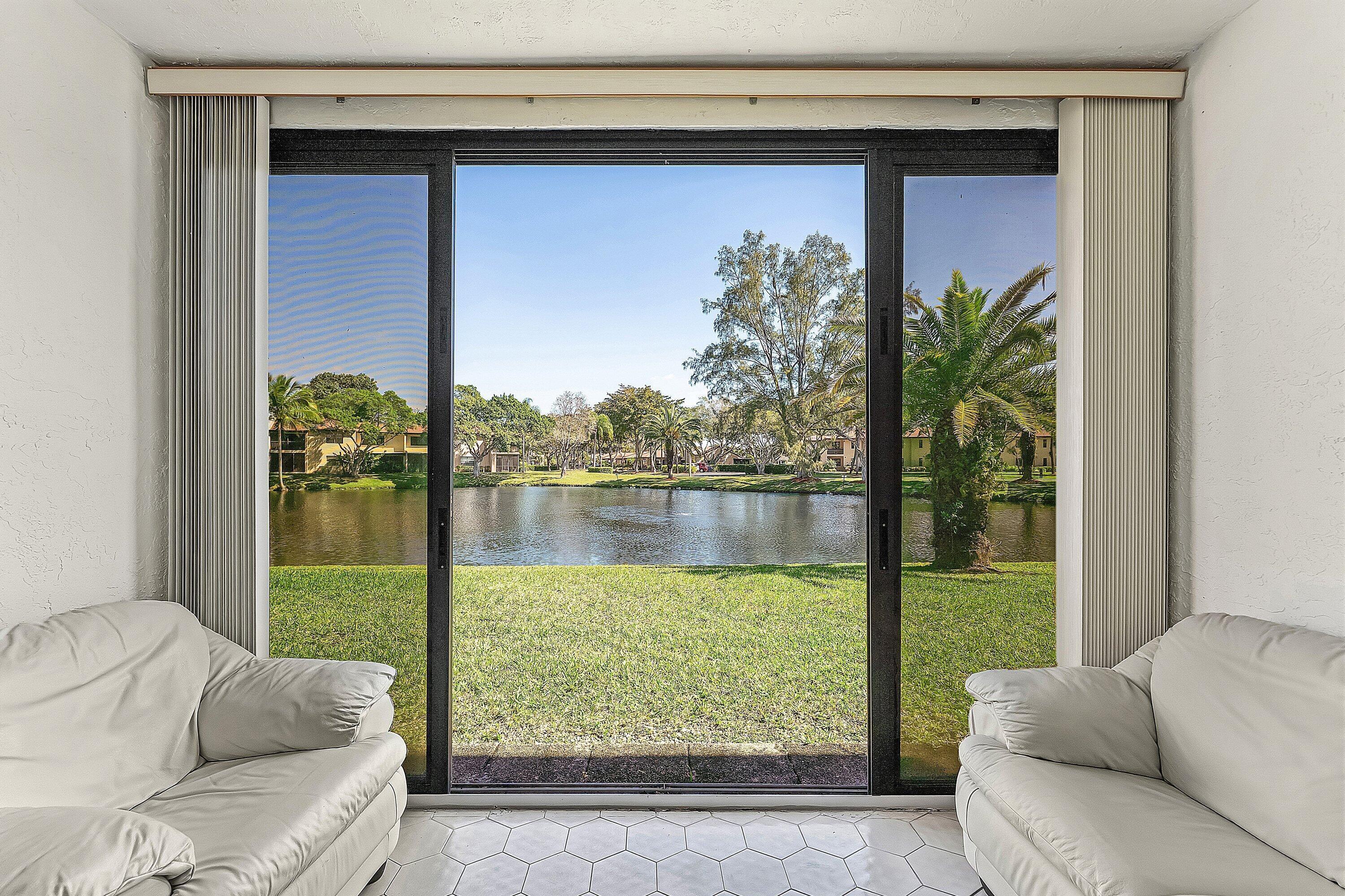 9283 VISTA DEL LAGO G