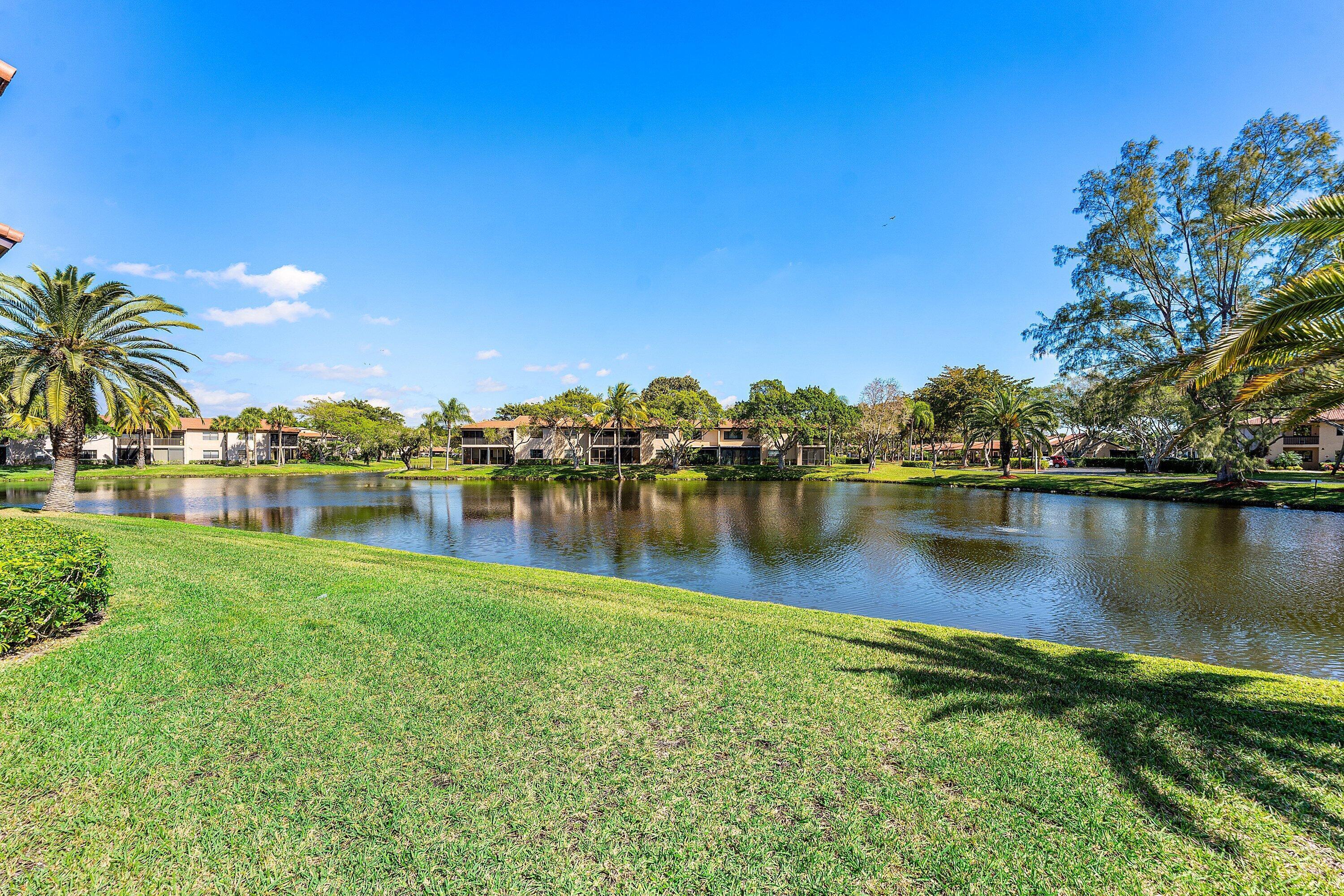 9283 VISTA DEL LAGO G