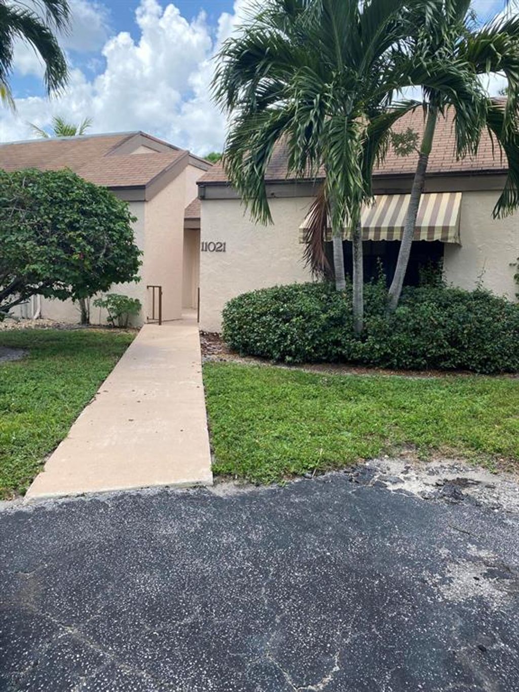 Photo of 11021 Nutmeg Drive, Palm Beach Gardens, FL 33418 (MLS # R10743824)