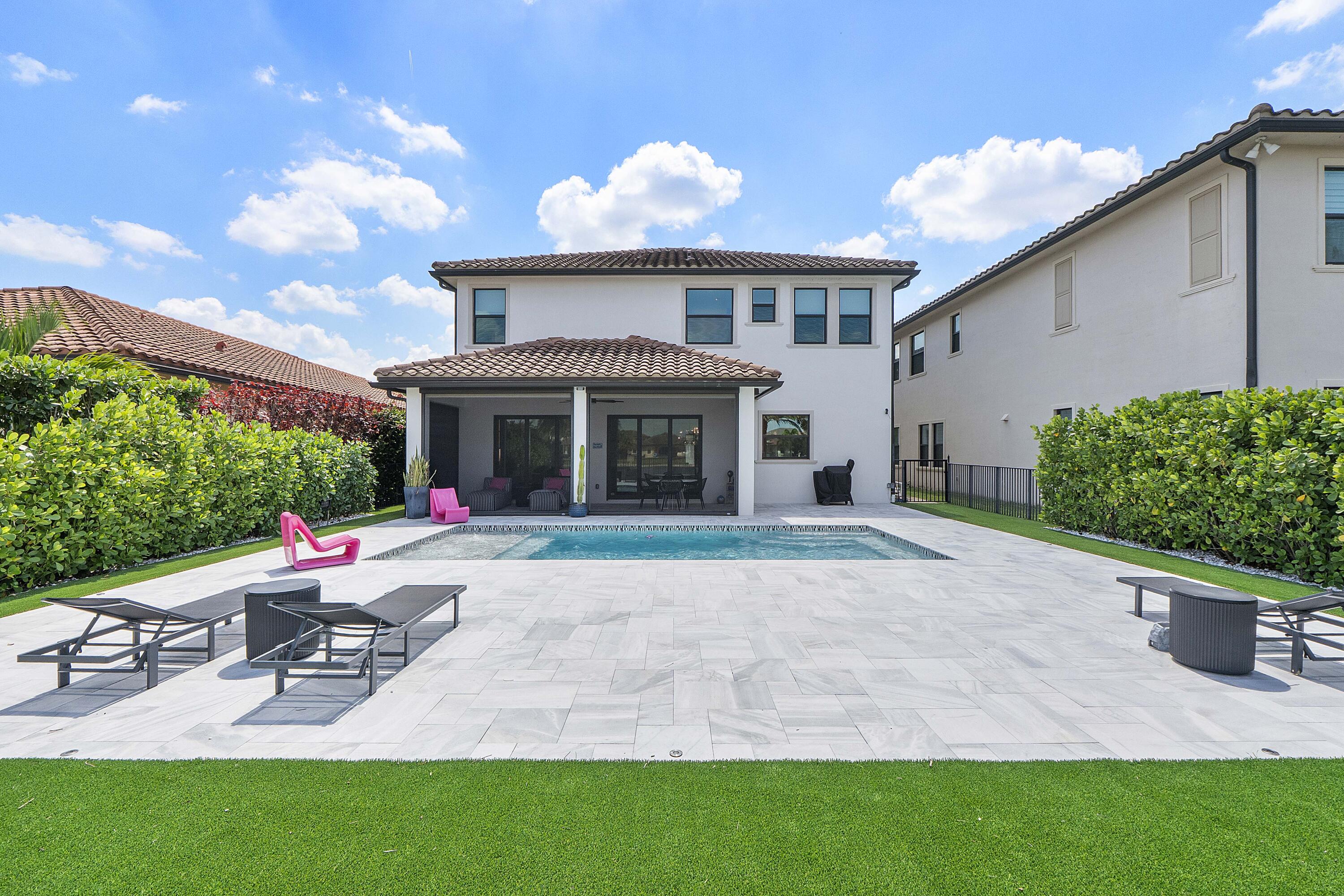 PARKLAND BAY - Residential