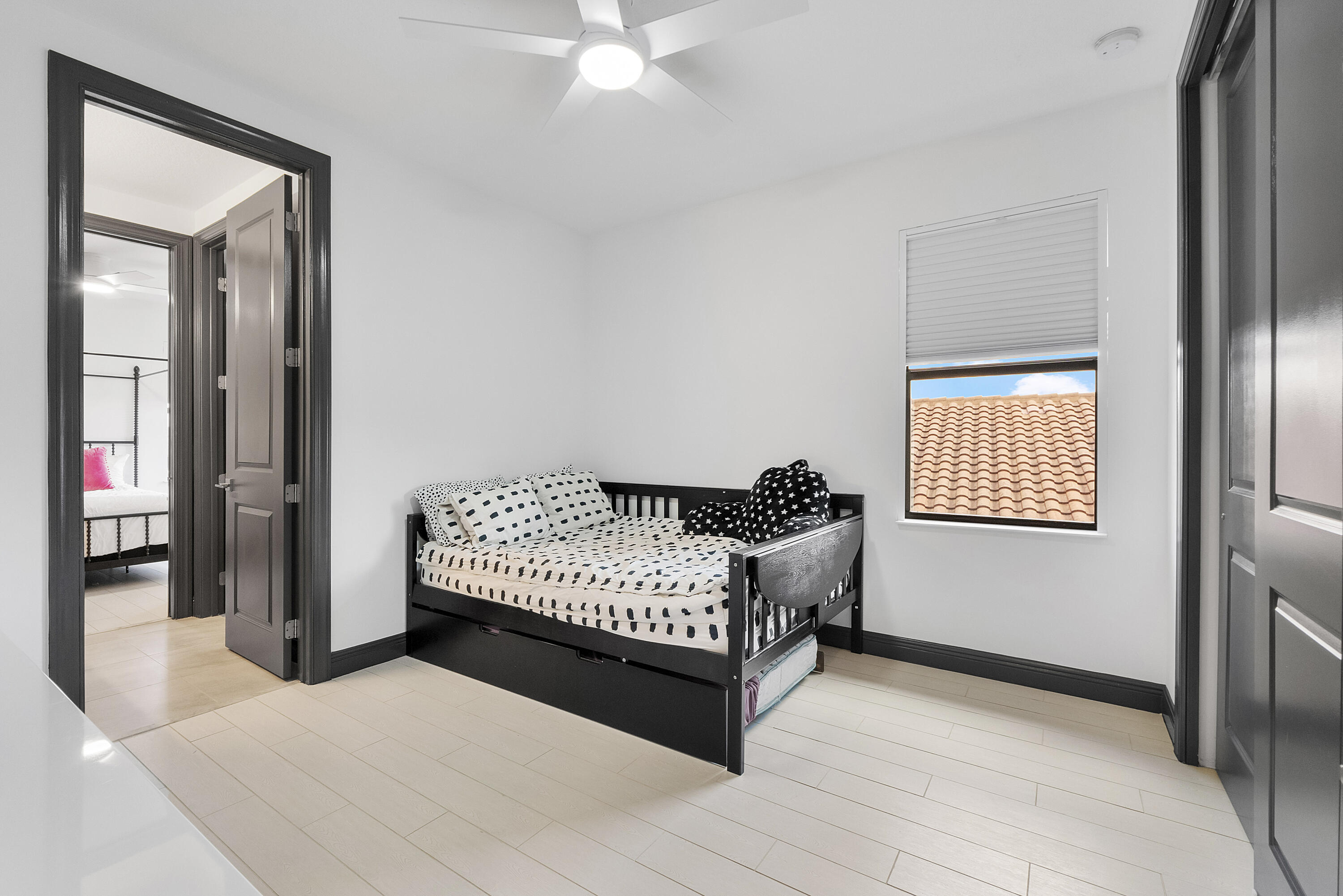 PARKLAND BAY - Residential