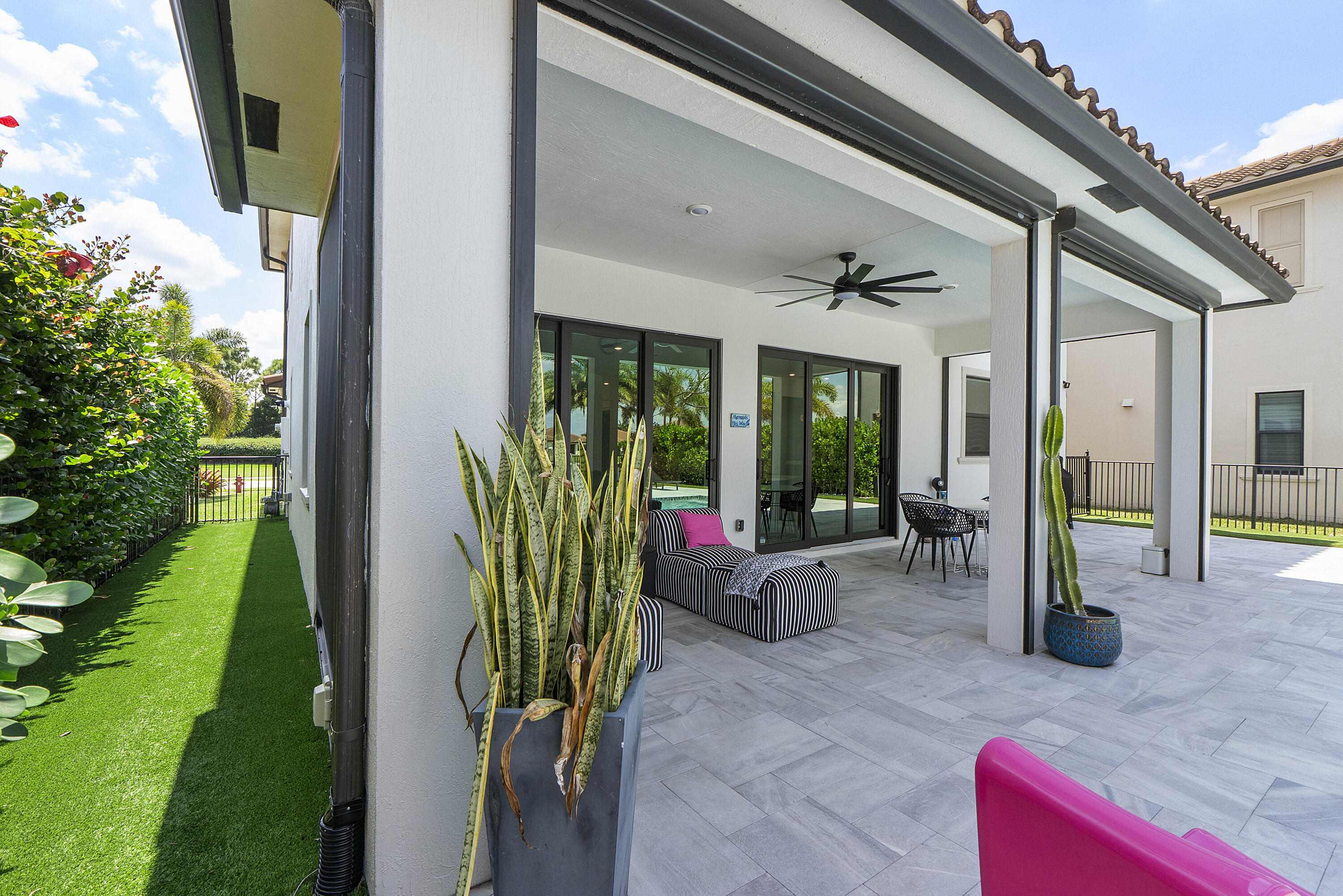 PARKLAND BAY - Residential