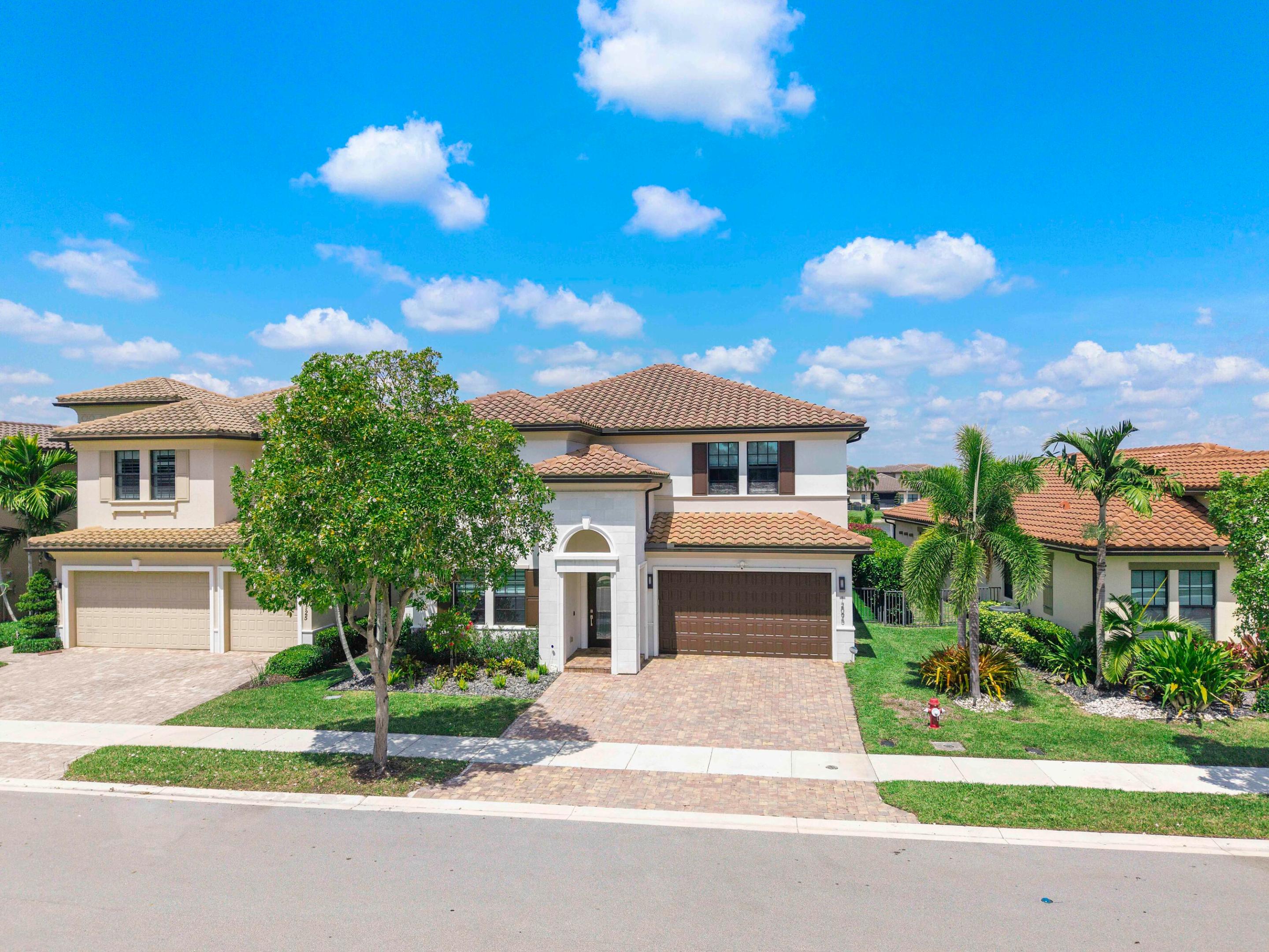 PARKLAND BAY - Residential