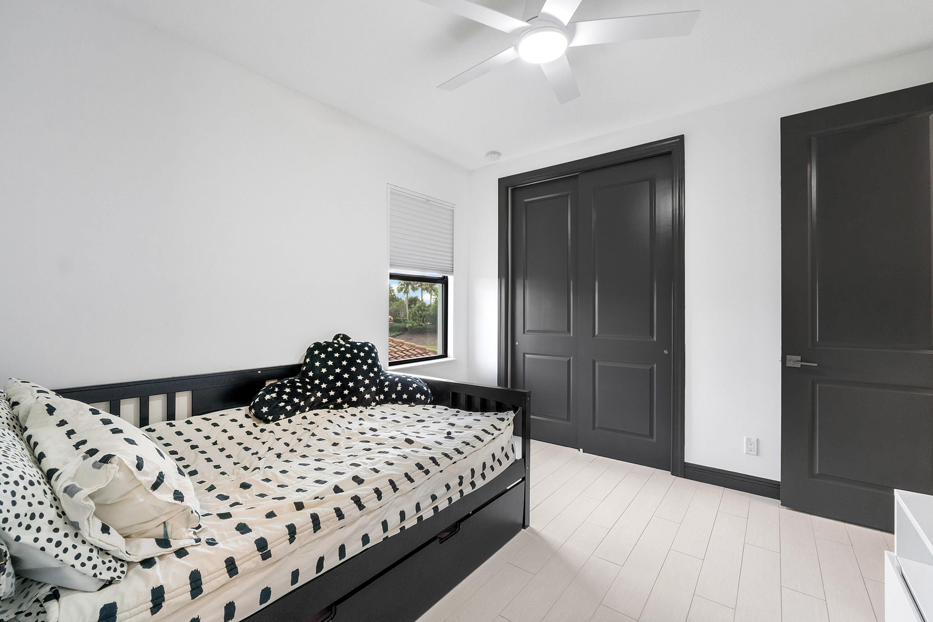 PARKLAND BAY - Residential